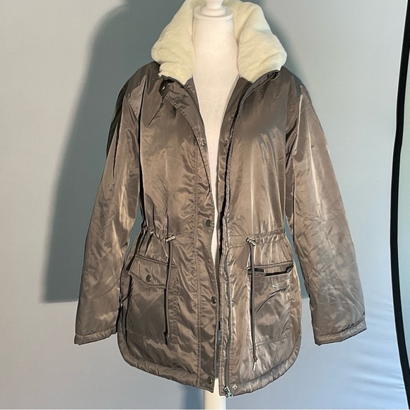 Riley & James Lg Slate Gray, Water Proof Puffer Jacket, White Faux Fur Lining - Picture 6 of 16